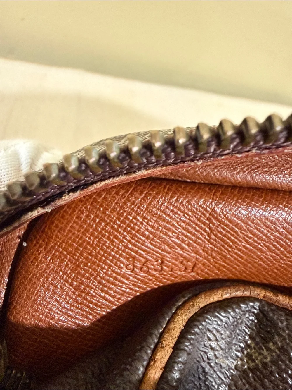 Louis Vuitton Monogram Canvas Satchel in Brown with Tan Trim Unisex authentic